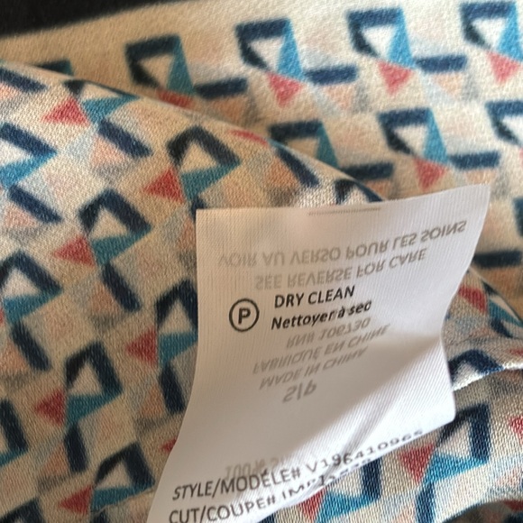 VINCE Silk Border Camisole Size Small - Picture 8 of 8